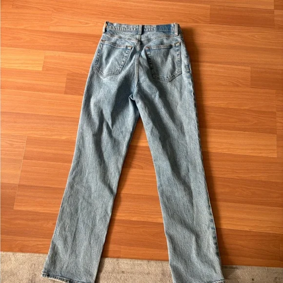 Abercrombie Ultra High Rise 90s Straight Jean - Picture 3 of 5